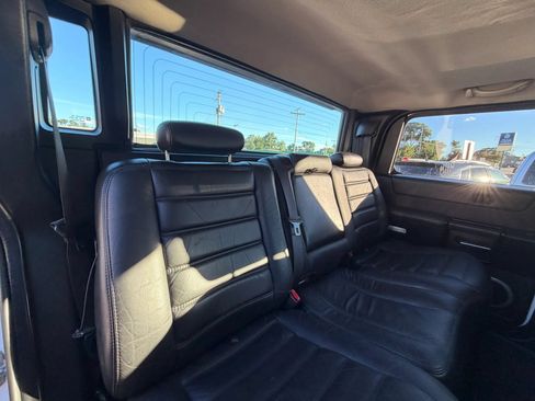 Used 2005 HUMMER H2 SUT w/ Preferred Equipment Group AWD/4WD image 24