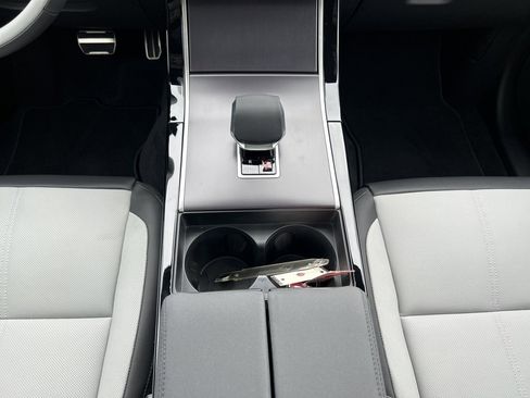 New 2026 Land Rover Range Rover Velar Dynamic SE image 23