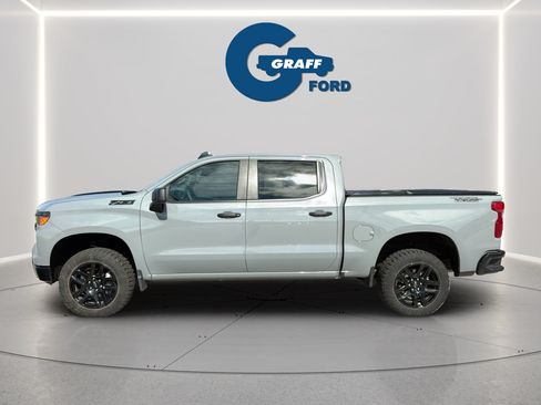 Used 2025 Chevrolet Silverado 1500 Custom Trail Boss w/ Dark Appearance Package AWD/4WD image 11