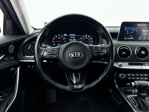 Used 2018 Kia Stinger Premium RWD image 36