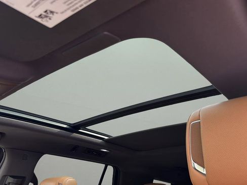 Used 2024 Cadillac Escalade Sport w/ LPO, ONYX Package image 20