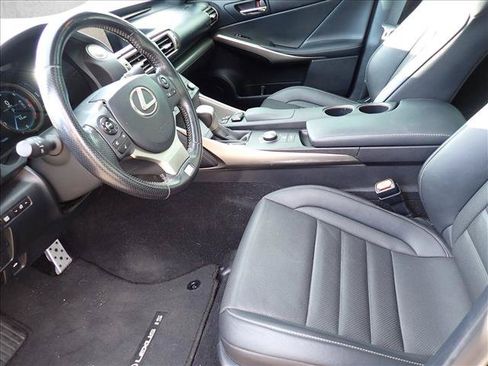 Used 2016 Lexus IS 300 AWD image 7