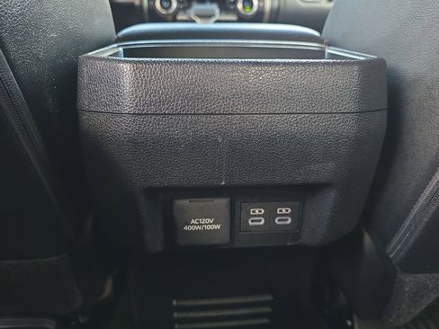 Used 2024 Toyota Tacoma Limited w/ Limited Package (LT) image 21