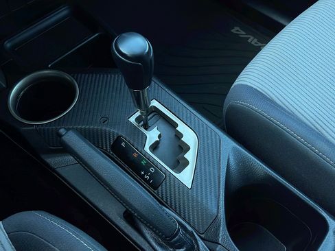 Used 2015 Toyota RAV4 XLE AWD/4WD image 15