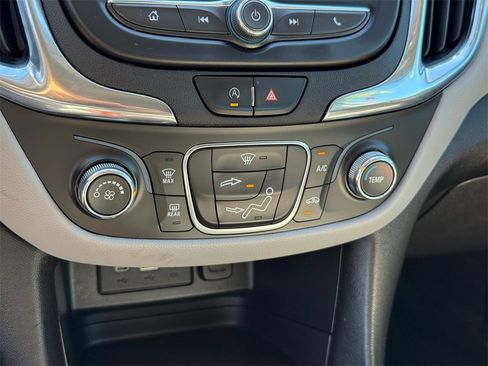 Used 2023 Chevrolet Equinox LT image 31