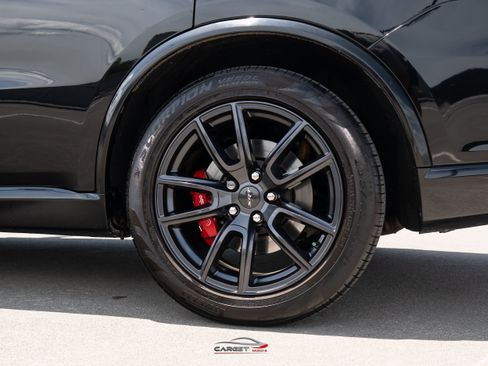 Used 2018 Dodge Durango SRT w/ Technology Group AWD/4WD image 12