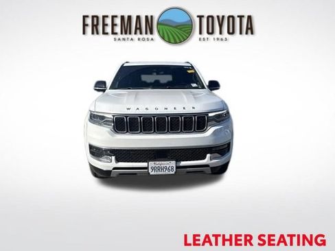 Used 2023 Jeep Wagoneer L Series II AWD/4WD image 3