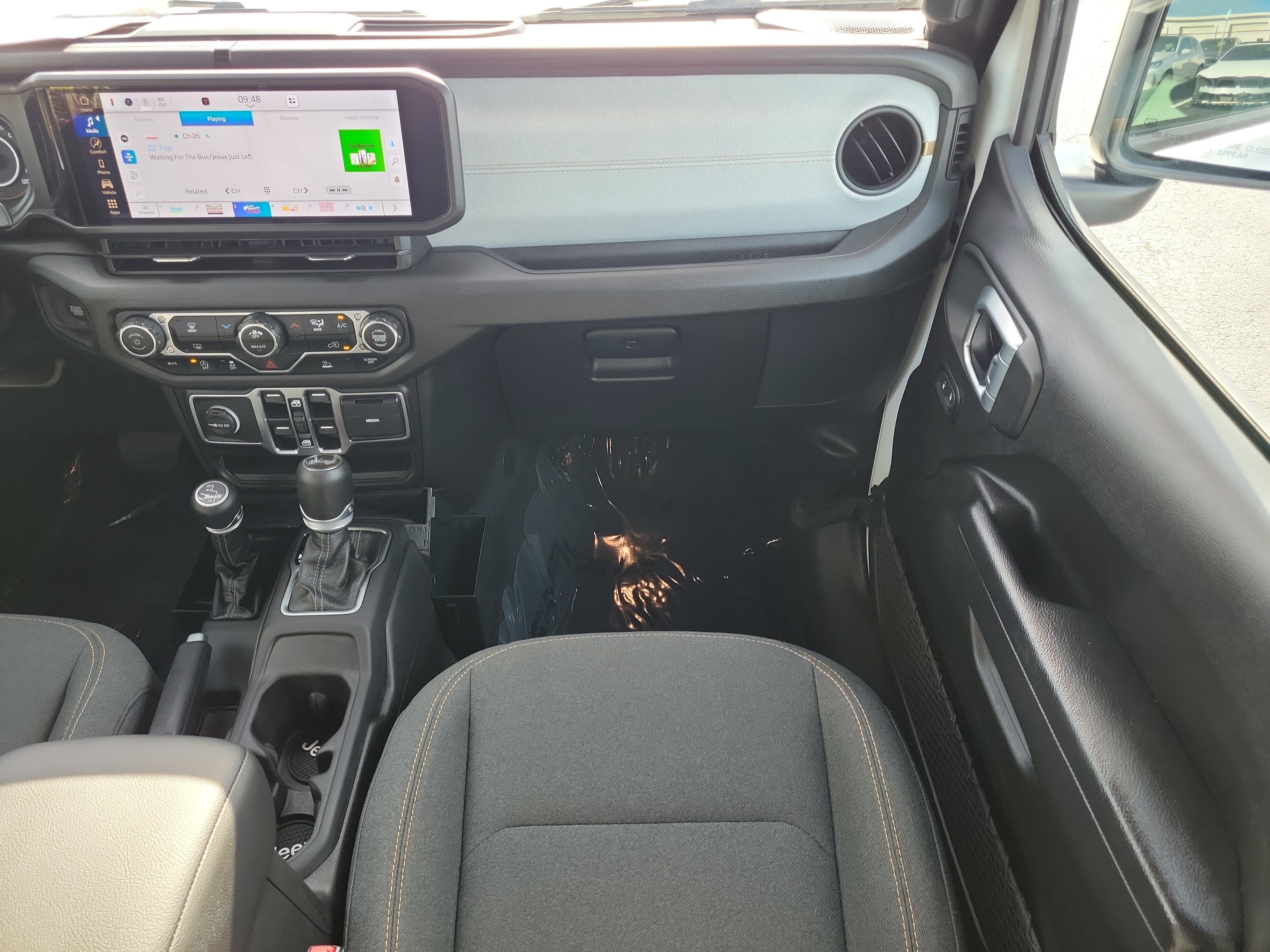 Used 2024 Jeep Wrangler Unlimited Sport AWD/4WD image 15