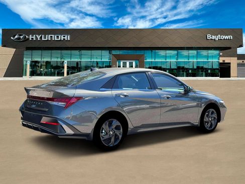 New 2026 Hyundai Elantra SEL Sport Premium FWD image 8