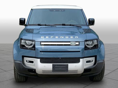 Used 2025 Land Rover Defender 110 S AWD/4WD image 4