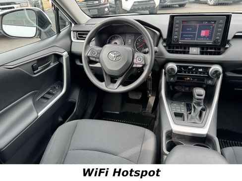 Used 2021 Toyota RAV4 LE image 4