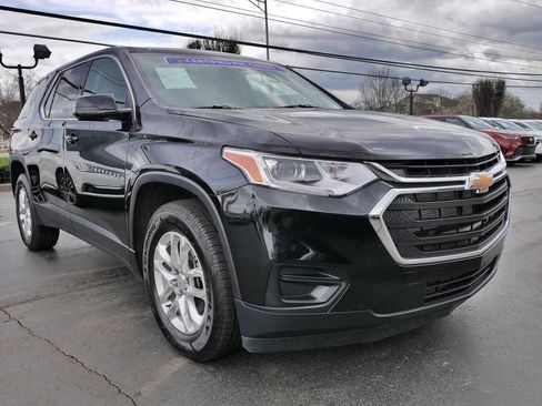Used 2020 Chevrolet Traverse LS image 3