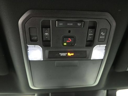 Used 2024 Toyota Sequoia Platinum AWD/4WD image 39