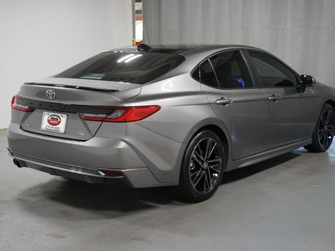 Used 2025 Toyota Camry XSE FWD image 8