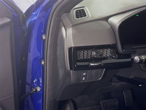Used 2025 Honda CR-V Sport Touring image 4