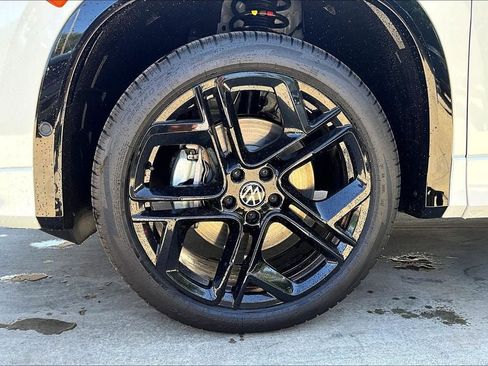 New 2026 Volkswagen Tiguan SE R-Line AWD/4WD image 8