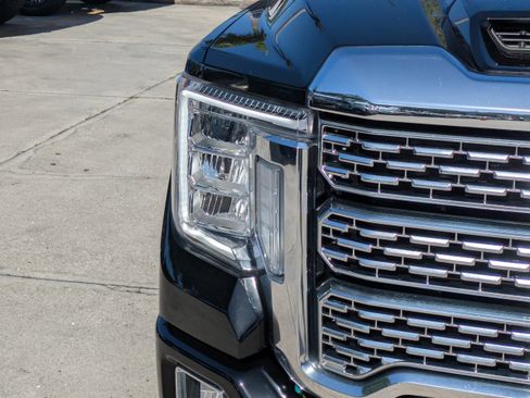 Used 2023 GMC Sierra 2500 Denali w/ Denali Ultimate Package AWD/4WD image 9