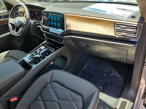 New 2026 Volkswagen Atlas SE FWD image 11