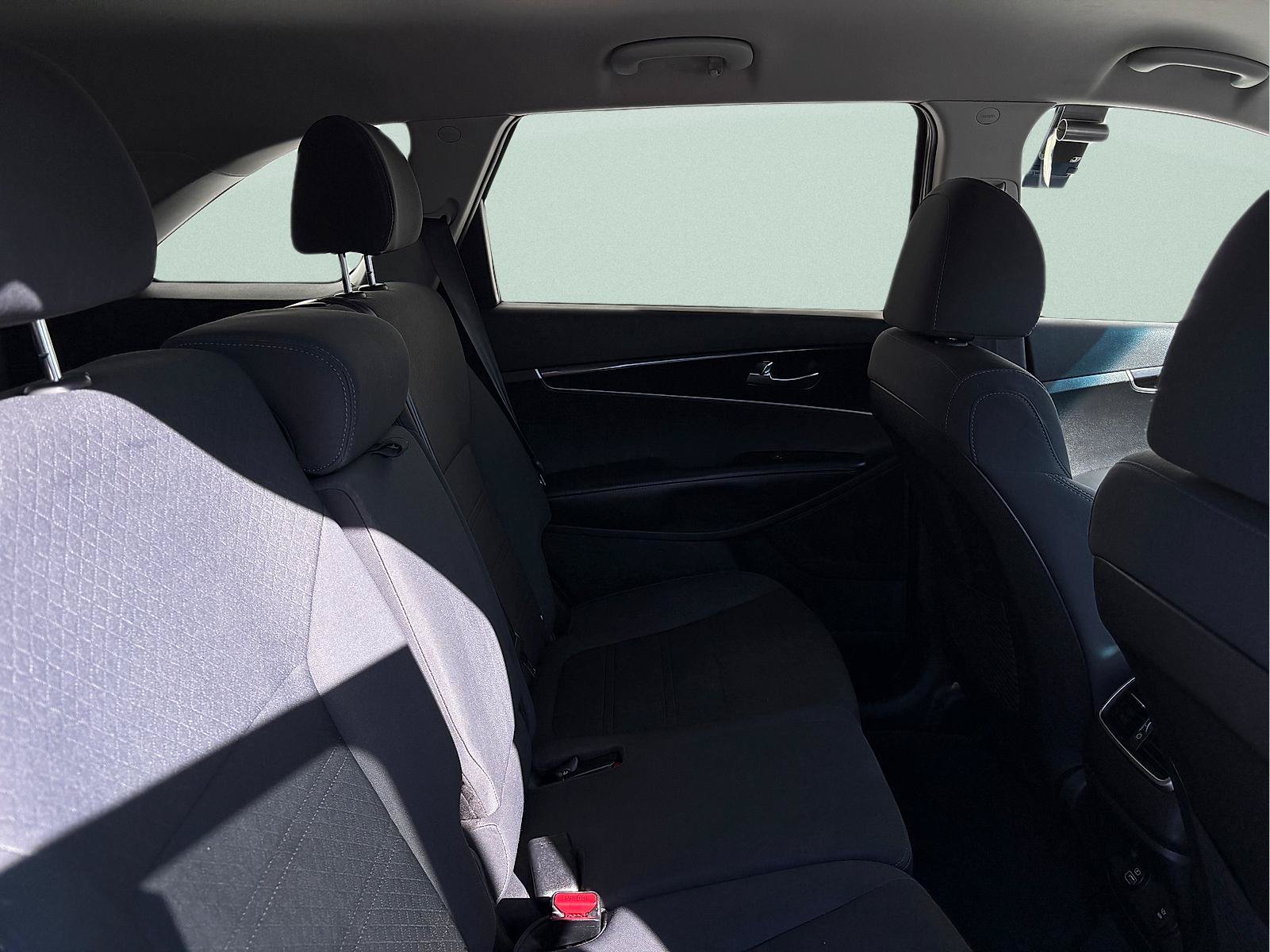 Used 2019 Kia Sorento AWD V6 image 19