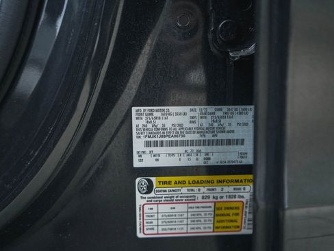 Used 2023 Ford Expedition Max XLT image 39