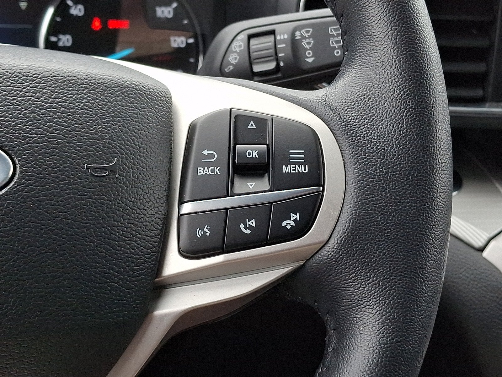 Certified 2023 Ford Explorer XLT w/ Equipment Group 202A AWD/4WD image 20