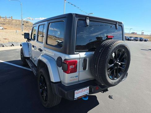 Used 2023 Jeep Wrangler Unlimited Sahara AWD/4WD image 4