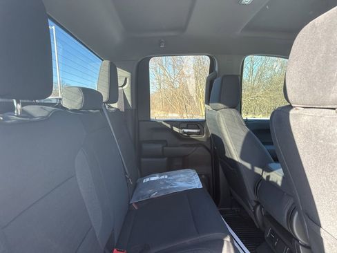 Used 2025 Chevrolet Silverado 2500 Custom w/ Custom Value Package image 11