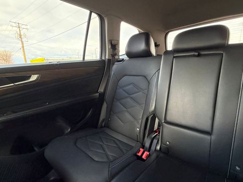 Used 2024 Volkswagen Atlas SE image 39