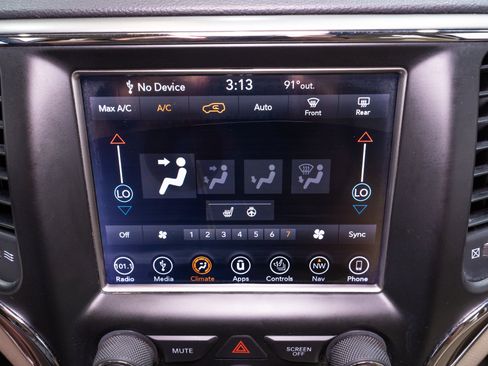 Used 2018 Jeep Grand Cherokee Limited AWD/4WD image 20