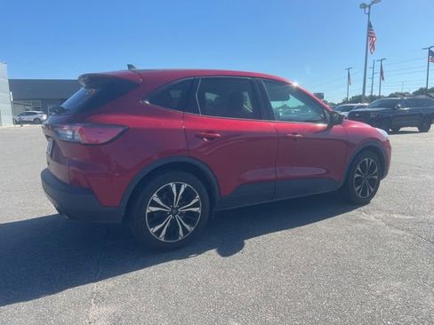 Certified 2022 Ford Escape SE w/ SE Sport Appearance Package FWD image 6