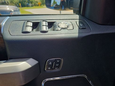Used 2022 Ford F350 Lariat w/ Tremor Off-Road Package AWD/4WD image 17
