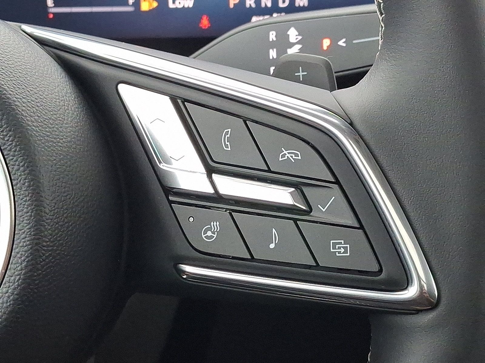 Used 2024 Buick Envision Avenir AWD/4WD image 23