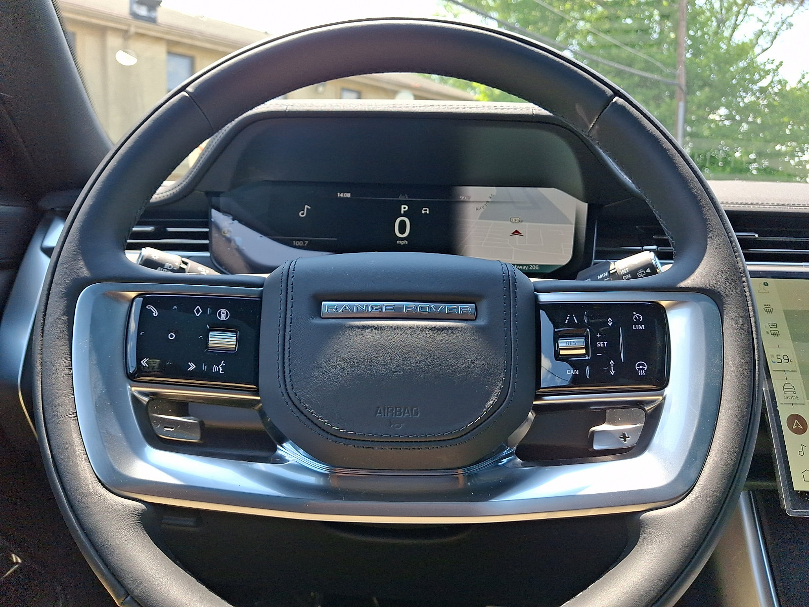 New 2026 Land Rover Range Rover Long Wheelbase SE AWD/4WD image 16