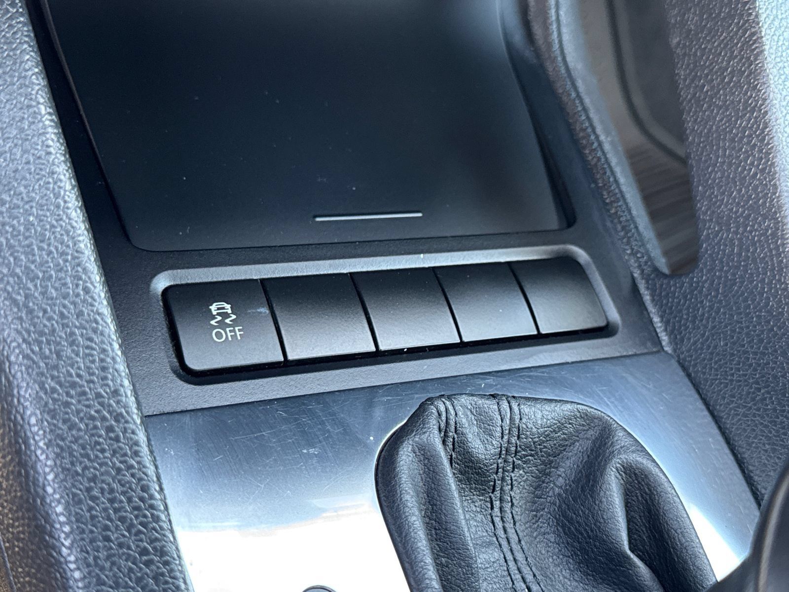 Used 2014 Volkswagen Eos Komfort FWD image 17