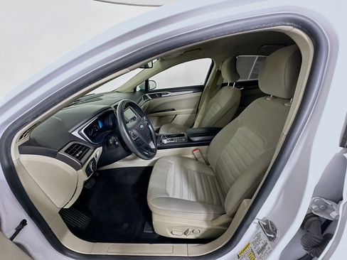 Used 2019 Ford Fusion SE image 13