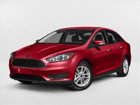 Used 2015 Ford Focus SE FWD image 1
