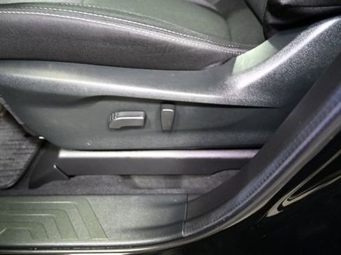 Used 2025 Subaru Ascent Premium image 25