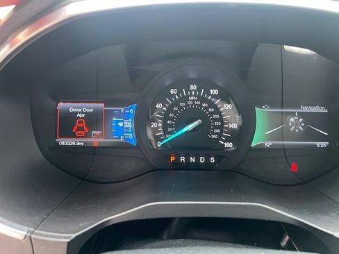 Used 2017 Ford Edge Titanium w/ Equipment Group 301A AWD/4WD image 28