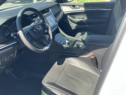 New 2026 Jeep Grand Cherokee Altitude AWD/4WD image 17