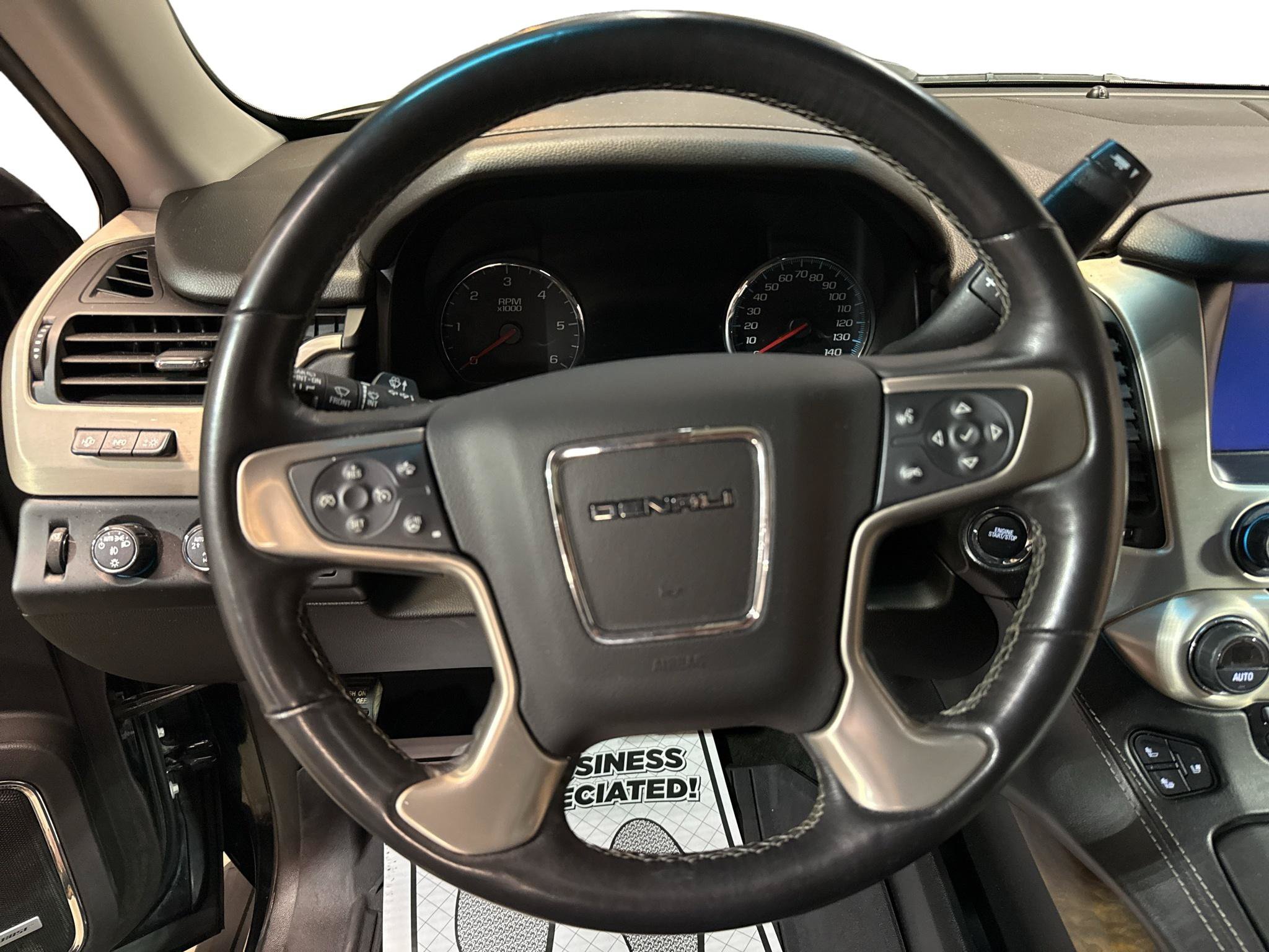Used 2018 GMC Yukon Denali w/ Denali Ultimate Package AWD/4WD image 12
