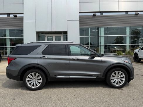 Certified 2025 Ford Explorer Platinum w/ LUX Leather Package AWD/4WD image 38