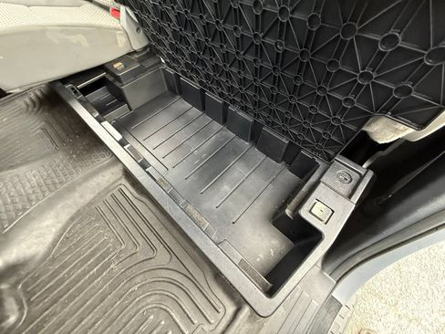 Used 2012 Toyota Tundra 4x4 Double Cab w/ Tow Pkg image 26