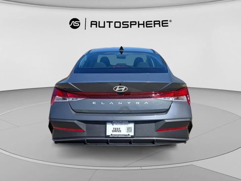 Used 2024 Hyundai Elantra SE FWD image 7