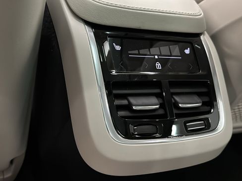 Certified 2023 Volvo XC90 B6 Core w/ Protection Package Premier image 29