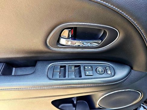 Used 2021 Honda HR-V EX-L image 17