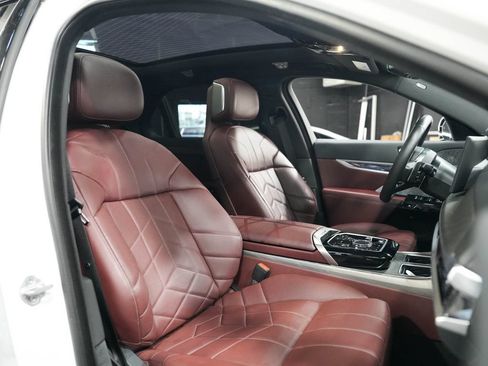 Used 2023 BMW 760i xDrive w/ Luxury Rear Seating Package AWD/4WD image 39