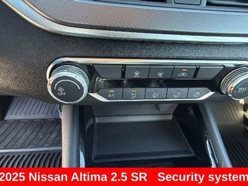 Certified 2025 Nissan Altima 2.5 SR AWD/4WD image 14