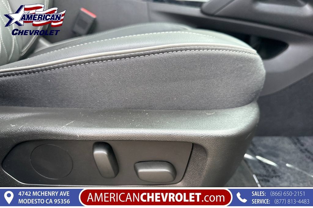 Used 2023 Buick Envision Avenir AWD/4WD image 25