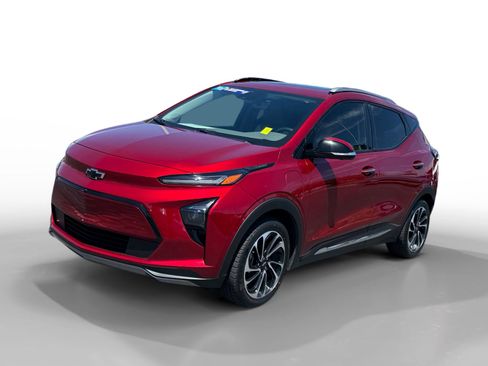 Used 2023 Chevrolet Bolt EUV Premier w/ Sun & Sound Package FWD image 1