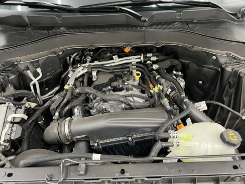 Used 2025 Ford Explorer Active w/ Active Comfort Package image 18